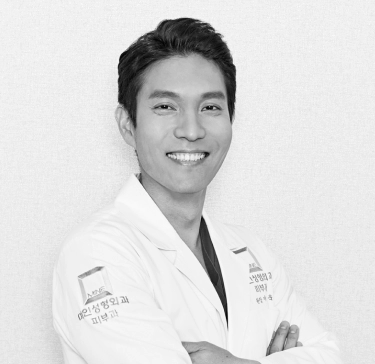 Dr. Lee, Sung Wook (Direktur Klinik)